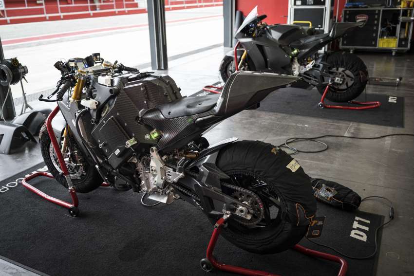 Ducati reveals 2022 V21L Moto-E electric race bike 1479310