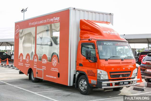 Take delivery of your vehicle in style with the myTukar Truck – the showroom experience at your doorstep