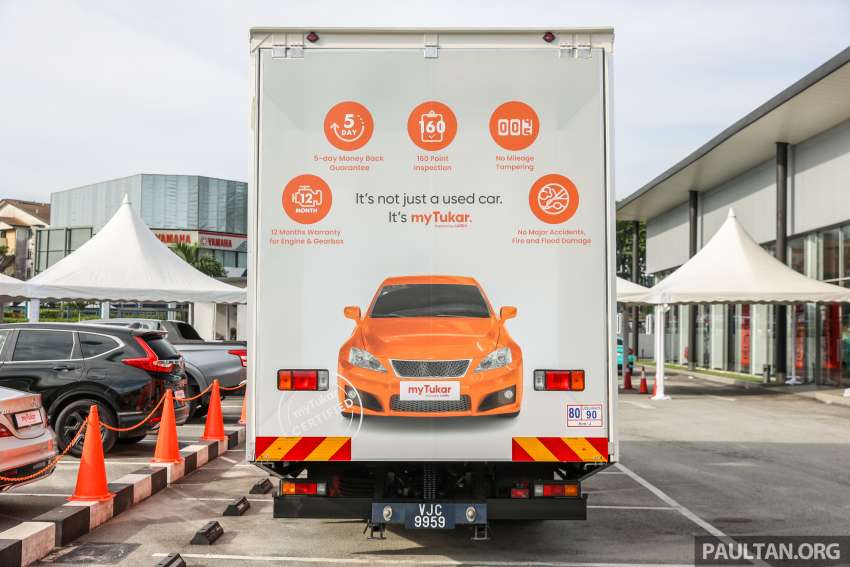 Take delivery of your vehicle in style with the myTukar Truck – the showroom experience at your doorstep 1480698