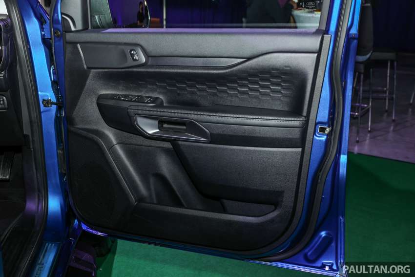 Ford Ranger 2022 dilancarkan di Malaysia — tujuh varian, bermula dari RM109k; Raptor ditunjuk, tiba Q4 1488182