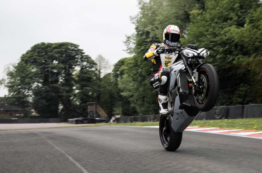 Triumph completes Phase 4 testing of Project TE-1 electric motorcycle, 0 to 100 km/h in 3.5 seconds 1482571