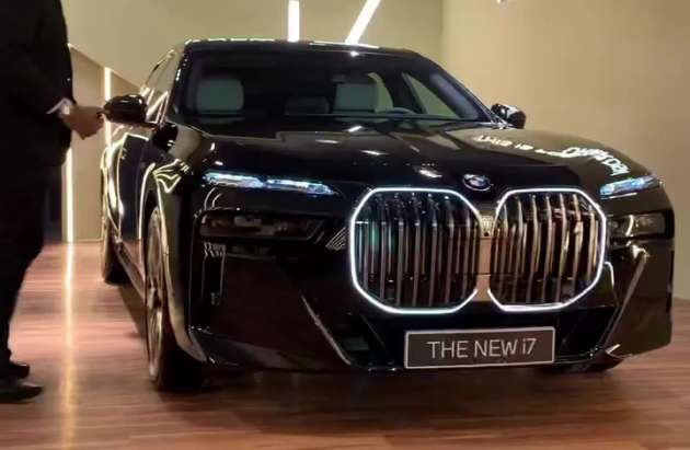 BMW i7 dipertonton di M’sia – 7 Series G70 EV pesaing Mercedes-Benz EQS, 544 PS, jarak gerak 615 km