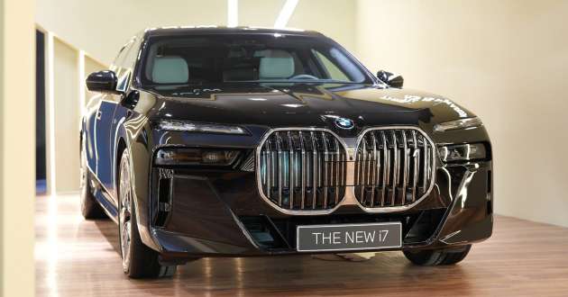2023 BMW i7 previewed in Malaysia – G70 7 Series EV with 544 PS, 615 km range; Mercedes-Benz EQS rival