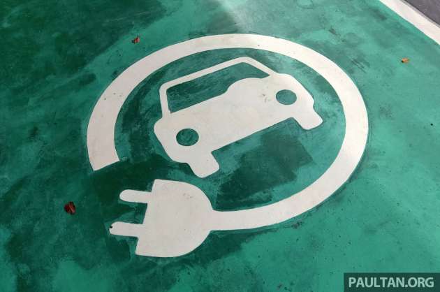 Gov’t to improve approval process for EV charging infra, still targeting 10,000 charging stations by 2025