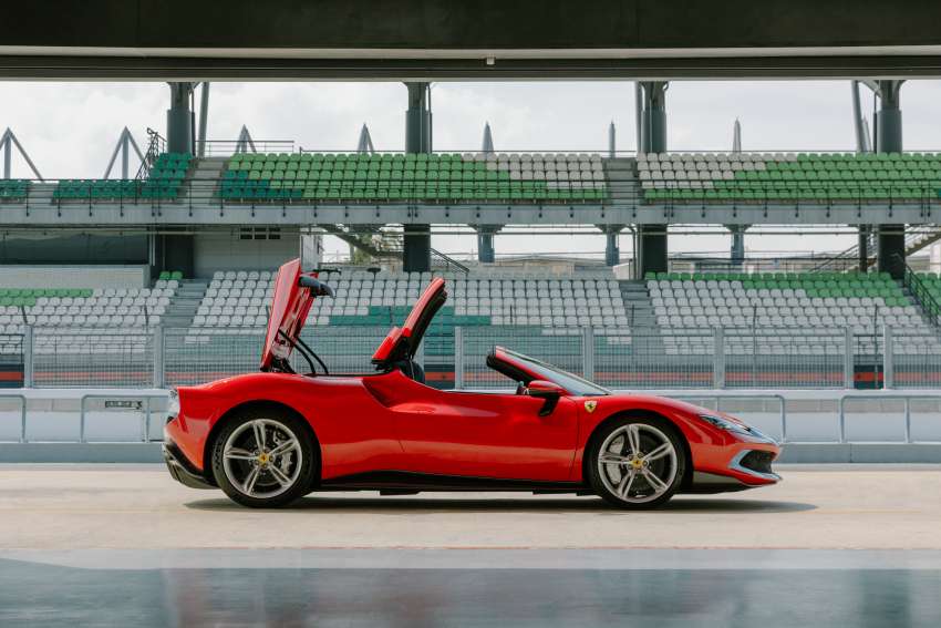 Ferrari 296 GTS kini di M’sia – RM1.5 juta, bumbung boleh buka, V6 Turbo berkembar PHEV, 830 PS/740 Nm 1480859