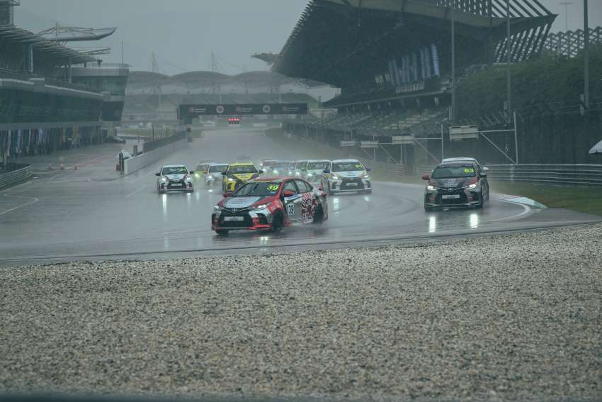 Toyota Gazoo Racing Vios Sprint Cup Round 2 – Eddie Lew, Putera Adam win Race 1 in rain-soaked Sepang 1488985