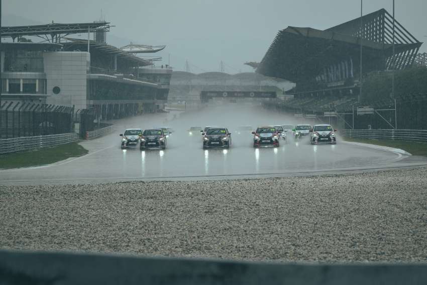 Toyota Gazoo Racing Vios Sprint Cup Round 2 – Eddie Lew, Putera Adam win Race 1 in rain-soaked Sepang 1488986