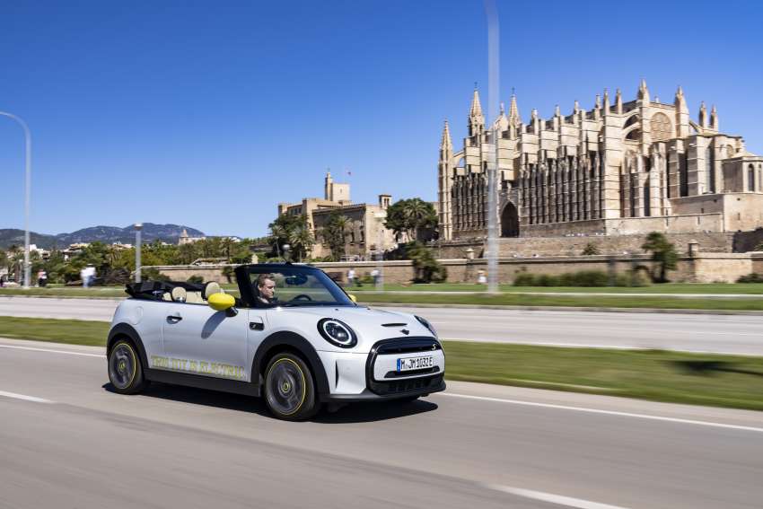 MINI Cooper SE Convertible revealed – special one-off convertible version of EV hatchback; 230 km of range 1484051