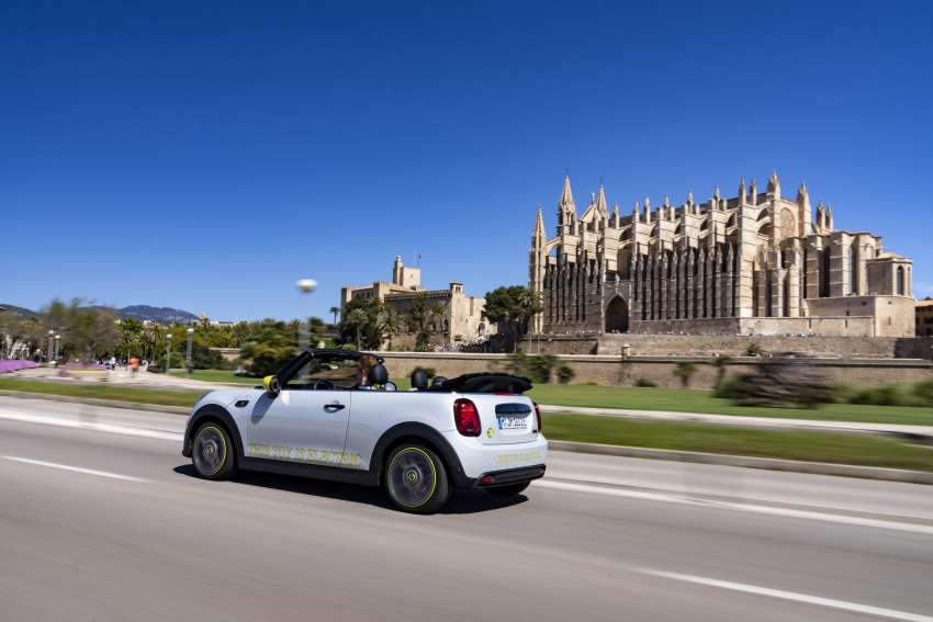 MINI Cooper SE Convertible revealed – special one-off convertible version of EV hatchback; 230 km of range 1484069