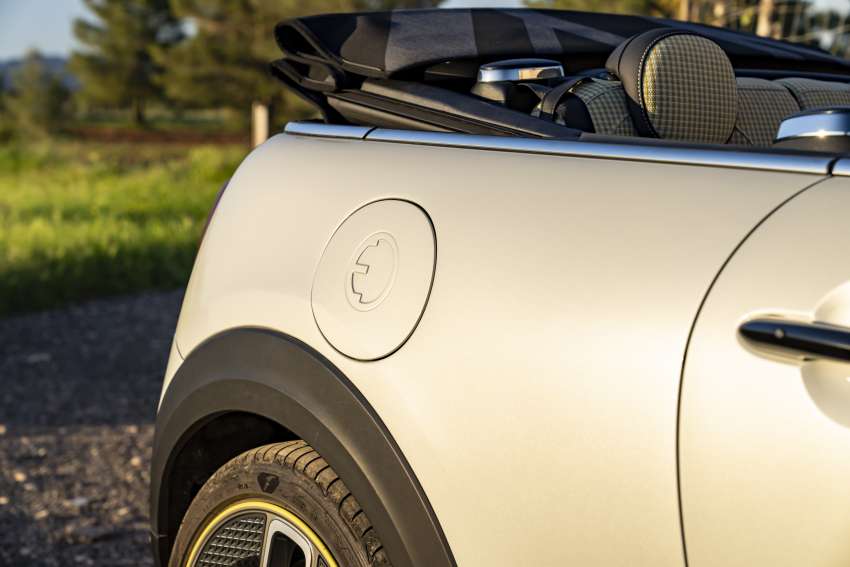 MINI Cooper SE Convertible revealed – special one-off convertible version of EV hatchback; 230 km of range 1484078