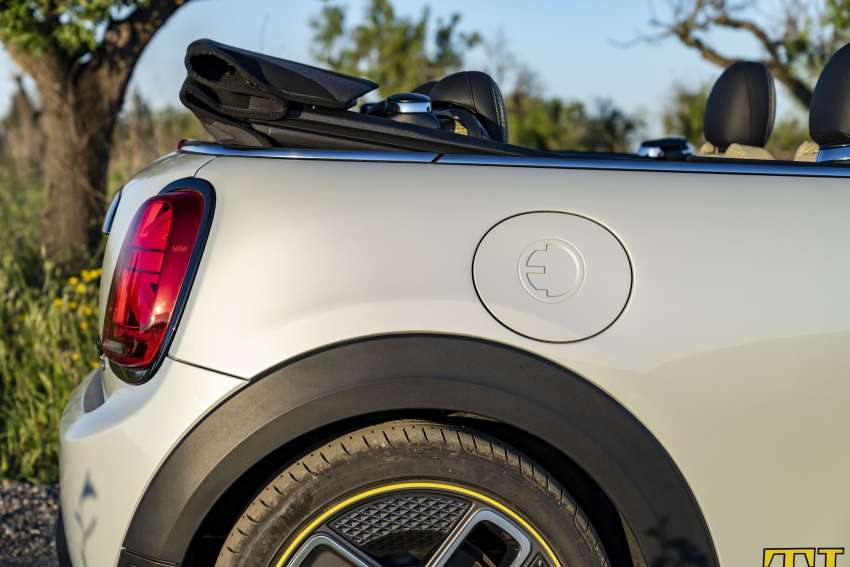 MINI Cooper SE Convertible revealed – special one-off convertible version of EV hatchback; 230 km of range 1484079