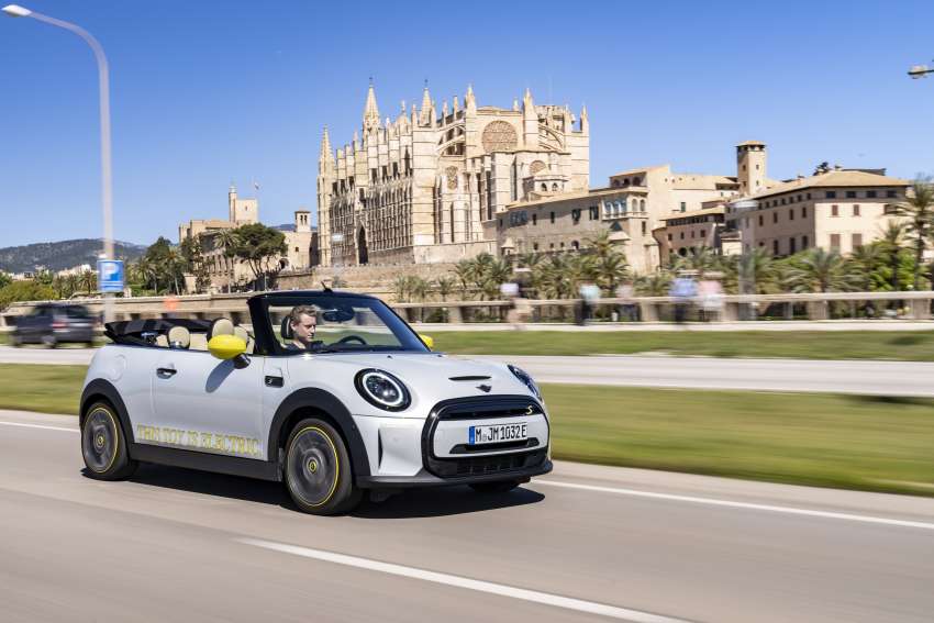 MINI Cooper SE Convertible revealed – special one-off convertible version of EV hatchback; 230 km of range 1484053