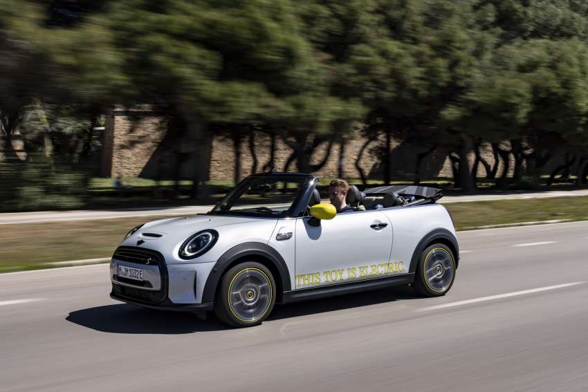 MINI Cooper SE Convertible revealed – special one-off convertible version of EV hatchback; 230 km of range 1484057