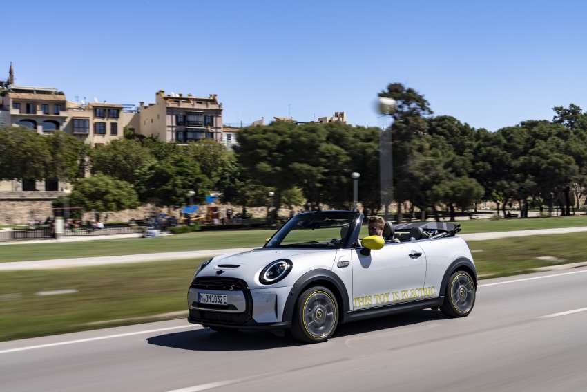 MINI Cooper SE Convertible revealed – special one-off convertible version of EV hatchback; 230 km of range 1484059