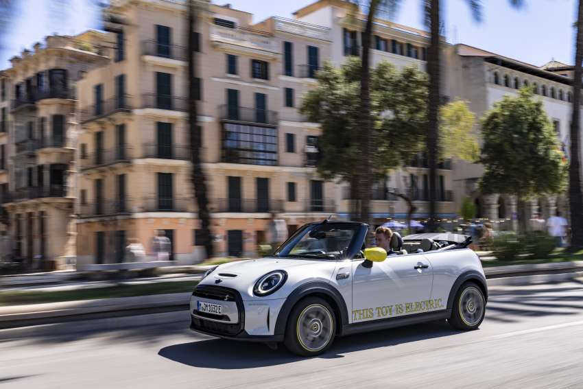 MINI Cooper SE Convertible revealed – special one-off convertible version of EV hatchback; 230 km of range 1484064