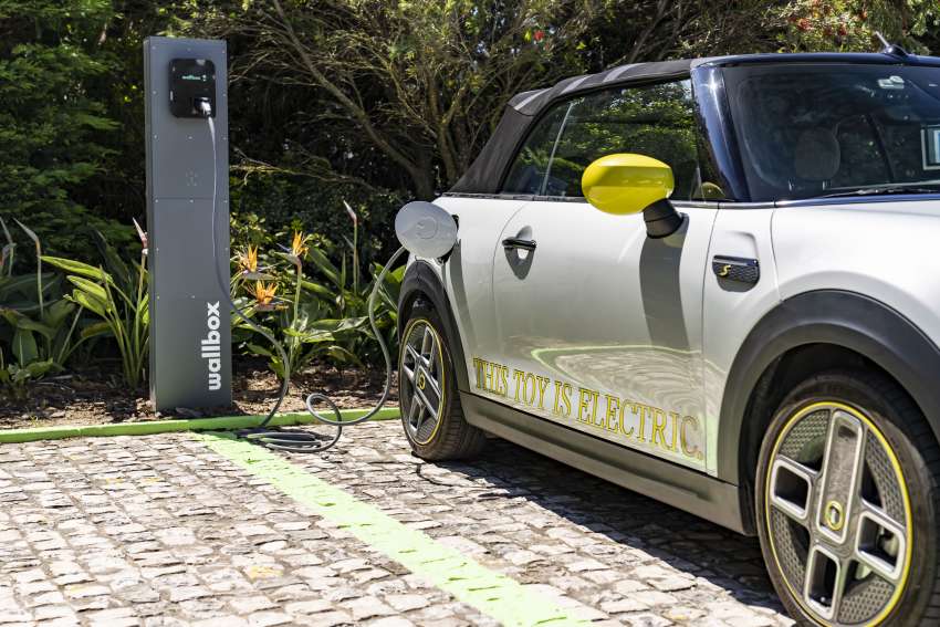 MINI Cooper SE Convertible revealed – special one-off convertible version of EV hatchback; 230 km of range 1484015