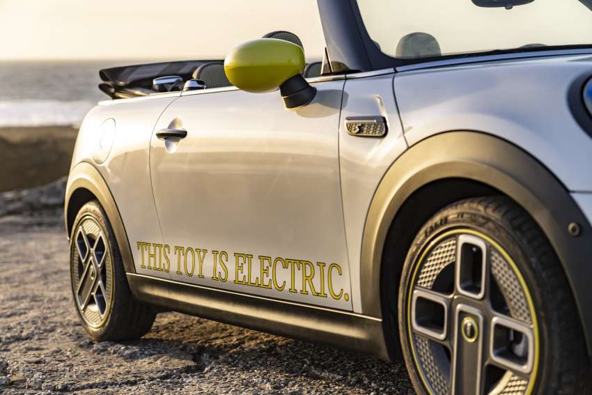 MINI Cooper SE Convertible revealed – special one-off convertible version of EV hatchback; 230 km of range 1483980