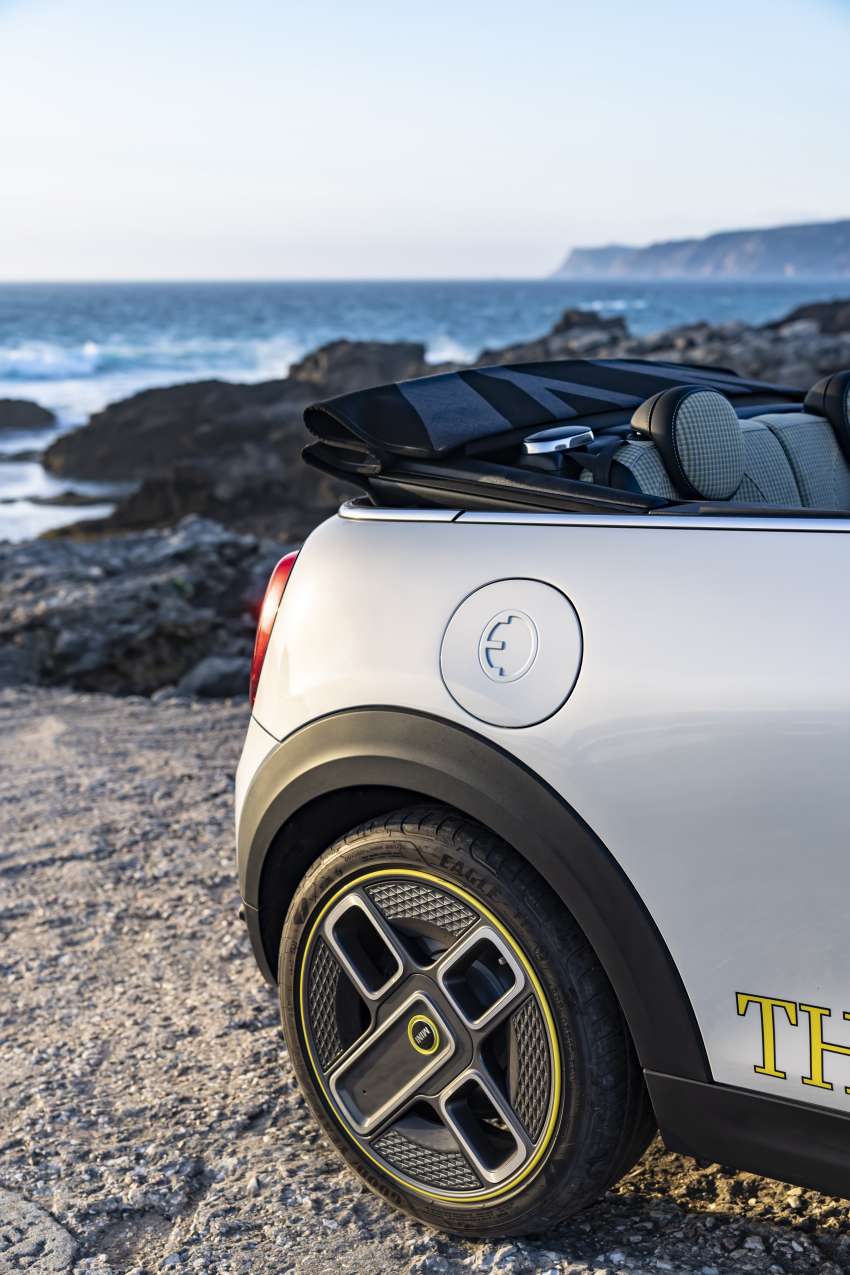 MINI Cooper SE Convertible revealed – special one-off convertible version of EV hatchback; 230 km of range 1483985