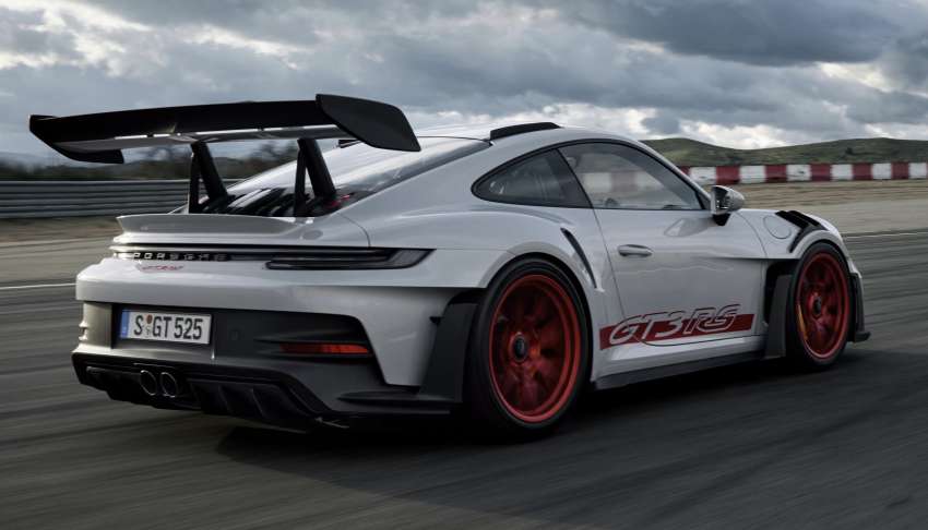 992 Porsche 911 GT3 RS revealed - first Porsche with DRS, 525 PS
