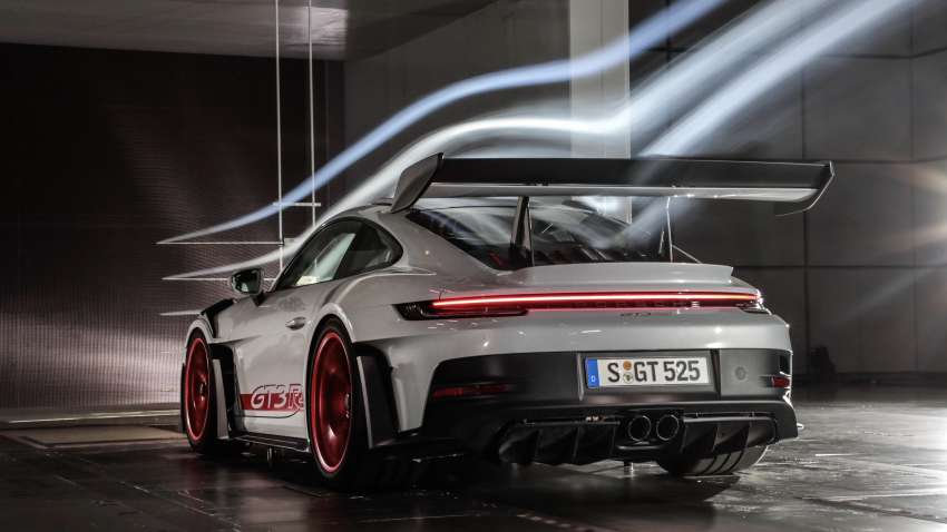 992 Porsche 911 GT3 RS revealed – first Porsche with DRS, 525 PS and 465 Nm, 0-100 km/h in 3.2 seconds 1500903