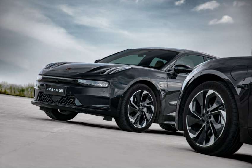 Zeekr 001 sets two new Guinness World Records – fastest drift at 208 km/h and fastest slalom by an EV 1501909