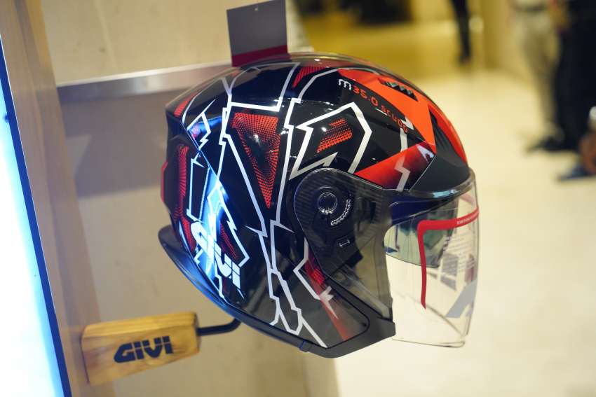 Givi lancar helmet M35.0 – taraf keselamatan ECE R22.06, lapan warna, harga jangkaan bermula RM360 1505000