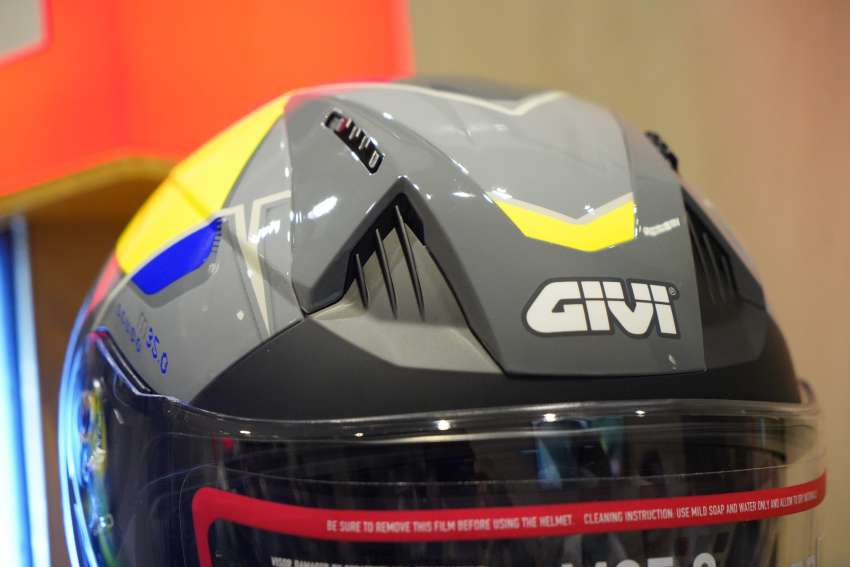 Givi lancar helmet M35.0 – taraf keselamatan ECE R22.06, lapan warna, harga jangkaan bermula RM360 1504956