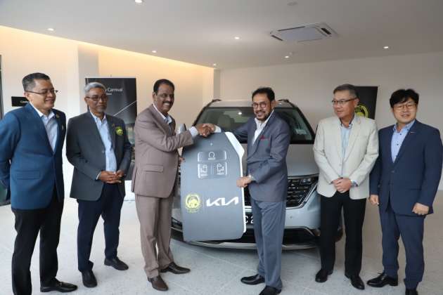 FAM terima 3 unit Kia Carnival 2022 tajaan Dinamikjaya Motors untuk kegunaan skuad Harimau Malaya