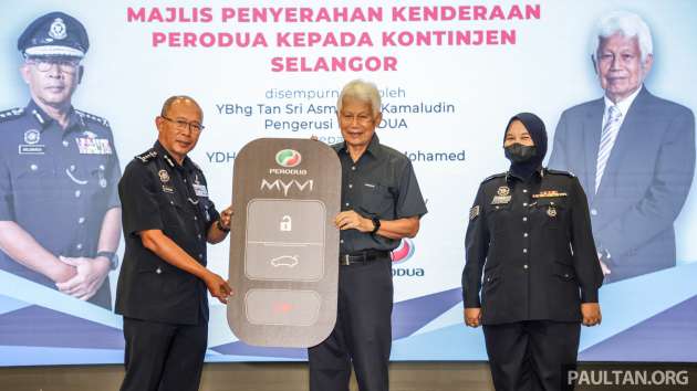 Perodua Myvi police cars – P2 hands over 5 units to PDRM; to be used in Ulu Yam Bharu, Rasa, Serendah