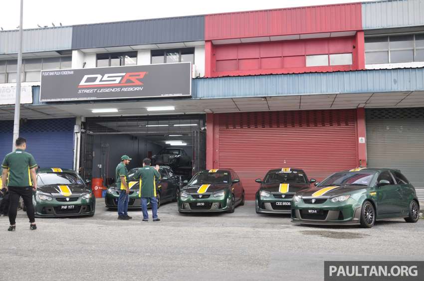 Pemilik Proton Satria Neo R3 Lotus Racing berkumpul di Dream Street Restoration, USJ hujung minggu lalu 1498986