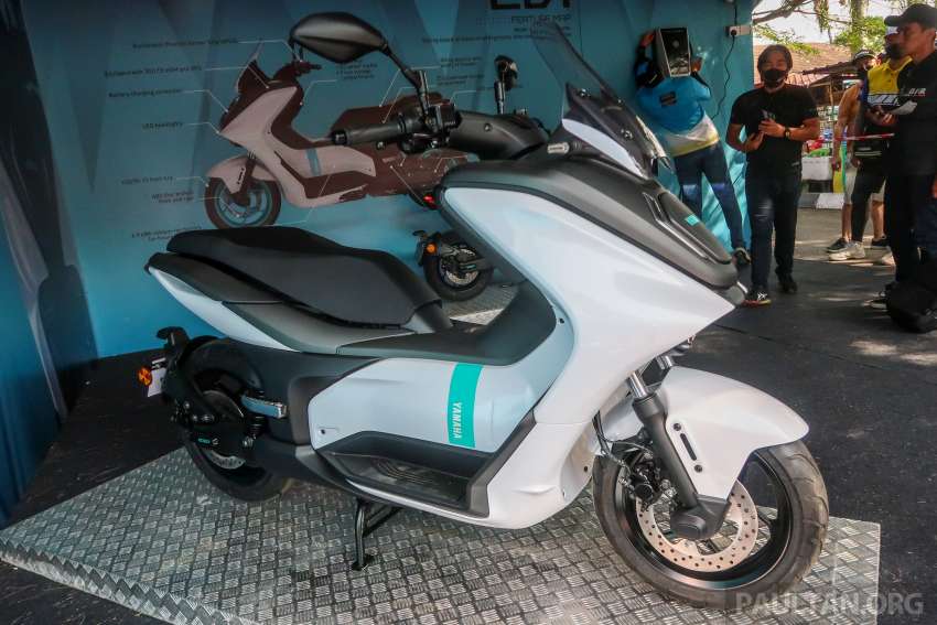Yamaha E-01 dipamer di Karnival GenBlu Teluk Batik – skuter elektrik berkuasa 10.9 hp, jarak gerak 80 km 1502436