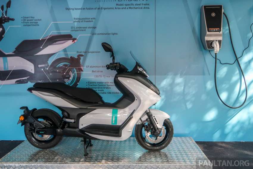 Yamaha E-01 dipamer di Karnival GenBlu Teluk Batik – skuter elektrik berkuasa 10.9 hp, jarak gerak 80 km 1502434