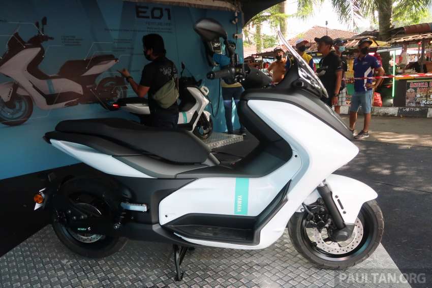 Yamaha E-01 dipamer di Karnival GenBlu Teluk Batik – skuter elektrik berkuasa 10.9 hp, jarak gerak 80 km 1502435