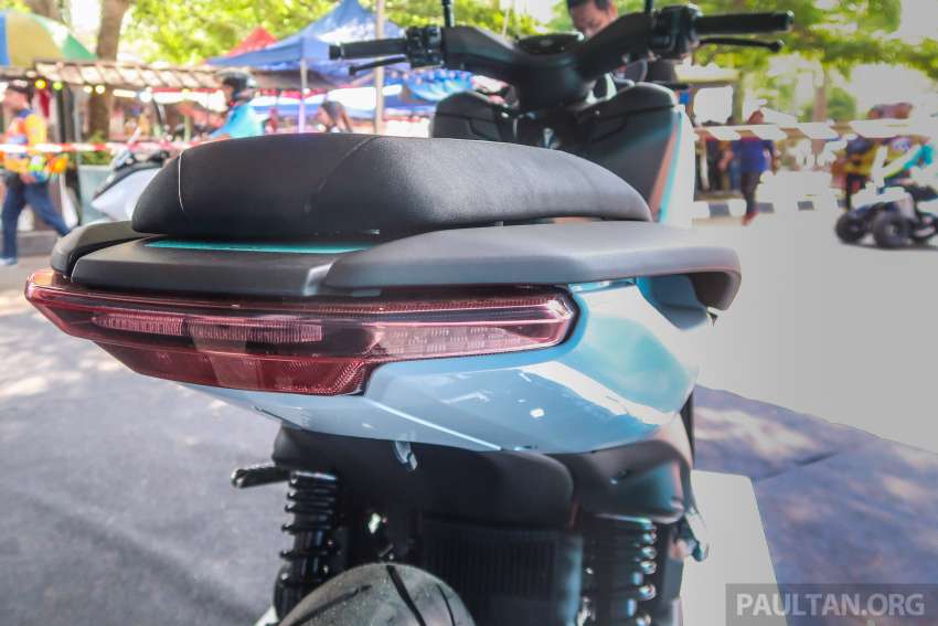 Yamaha E-01 dipamer di Karnival GenBlu Teluk Batik – skuter elektrik berkuasa 10.9 hp, jarak gerak 80 km 1502431