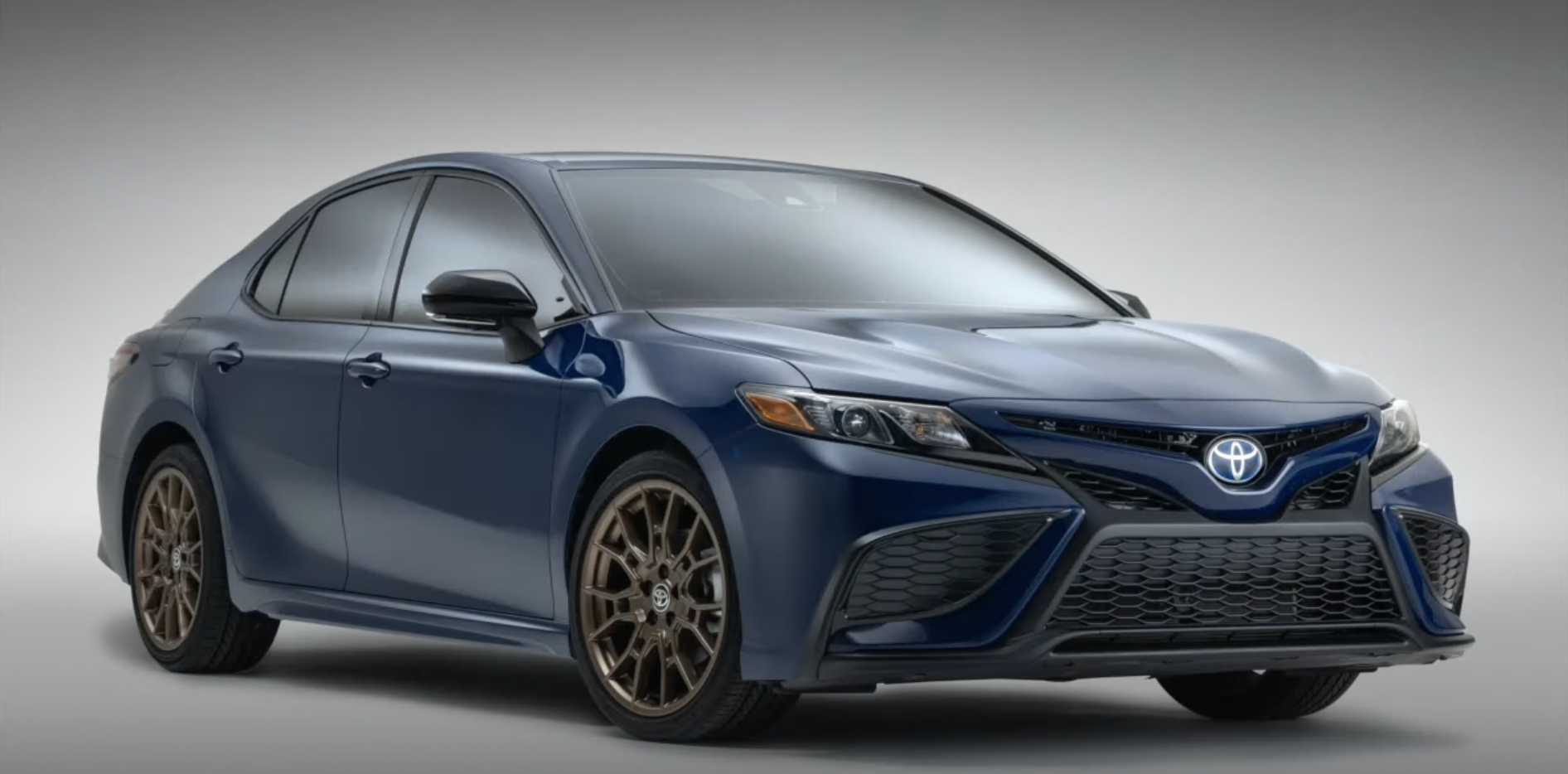 toyota-camry-facelift-theophilus-render