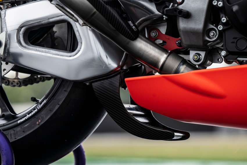 2022 Aprilia RSV4 Xtrenta is a 230 hp, 166 kg track-only weapon, limited to only 100 units worldwide 1507558