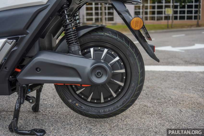 Oyika brings “Battery-as-a-Service” electric scooters to Malaysia – no waiting to charge, just swap batteries! 1518026