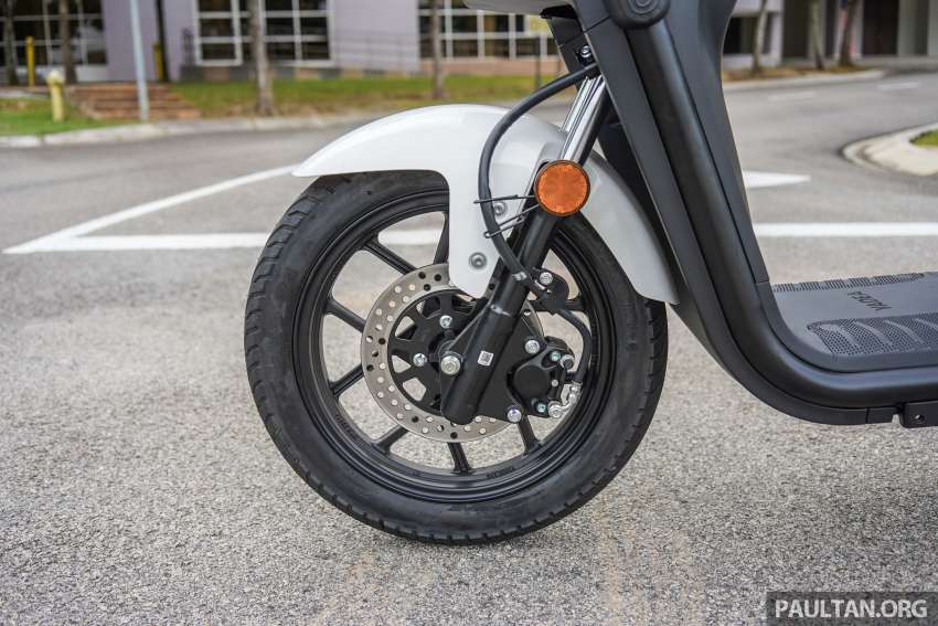 Oyika brings “Battery-as-a-Service” electric scooters to Malaysia – no waiting to charge, just swap batteries! 1518046