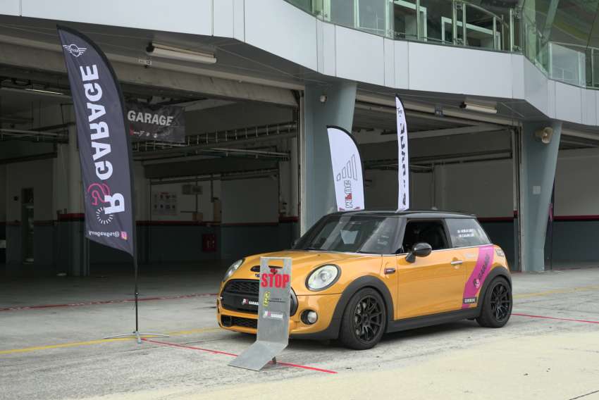 MINI owners enter Malaysia Book of Records for the ‘Largest MINI Cooper parade with the Jalur Gemilang’ 1506476