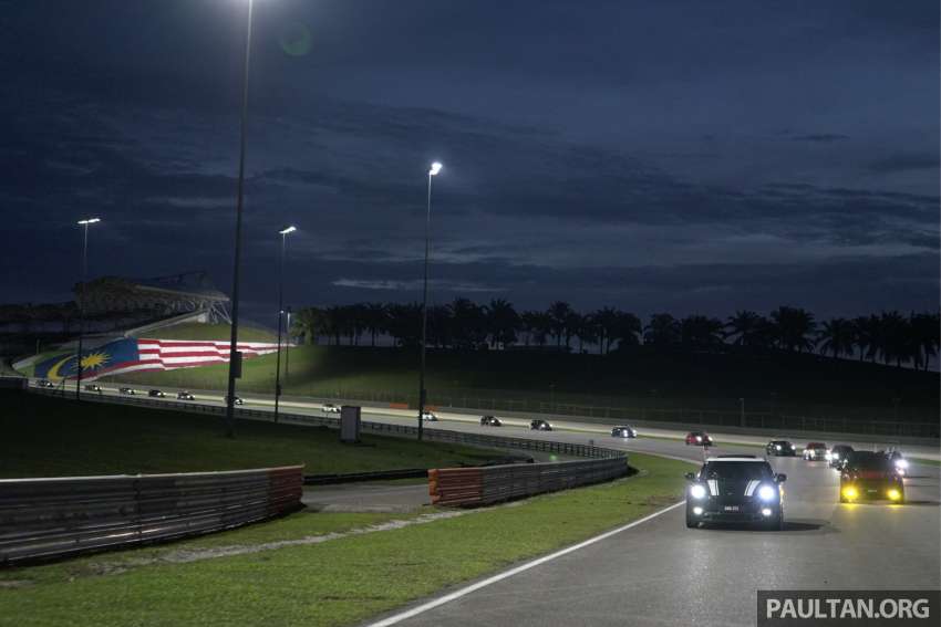 MINI owners enter Malaysia Book of Records for the ‘Largest MINI Cooper parade with the Jalur Gemilang’ 1506580