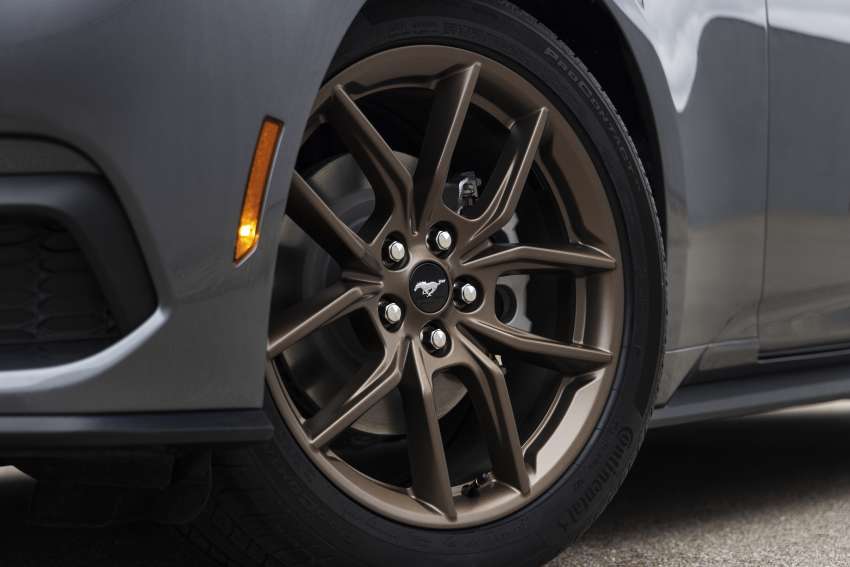 Ford Mustang 2024 diperkenal – boleh rev enjin guna kunci kawalan jauh, brek tangan elektronik untuk drift 1512558