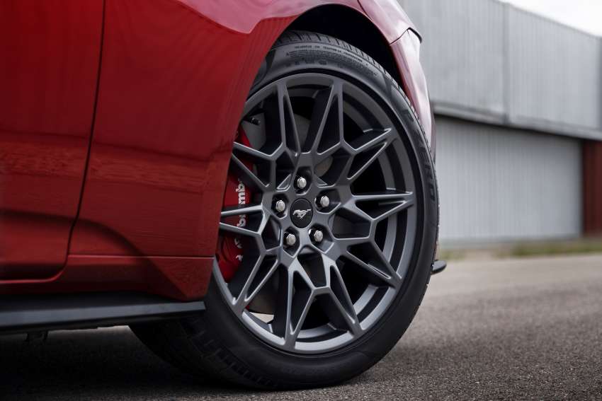 Ford Mustang 2024 diperkenal – boleh rev enjin guna kunci kawalan jauh, brek tangan elektronik untuk drift 1512556