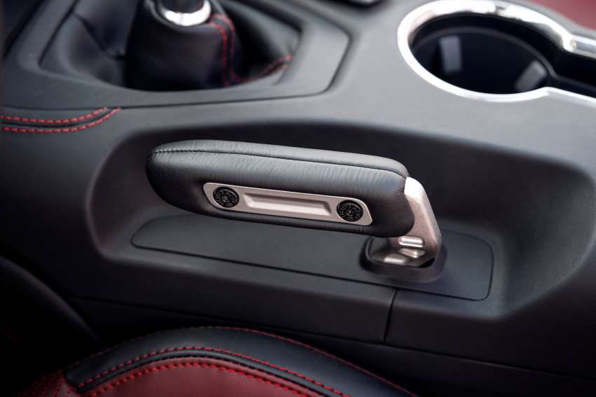 Ford Mustang 2024 diperkenal – boleh rev enjin guna kunci kawalan jauh, brek tangan elektronik untuk drift 1512546