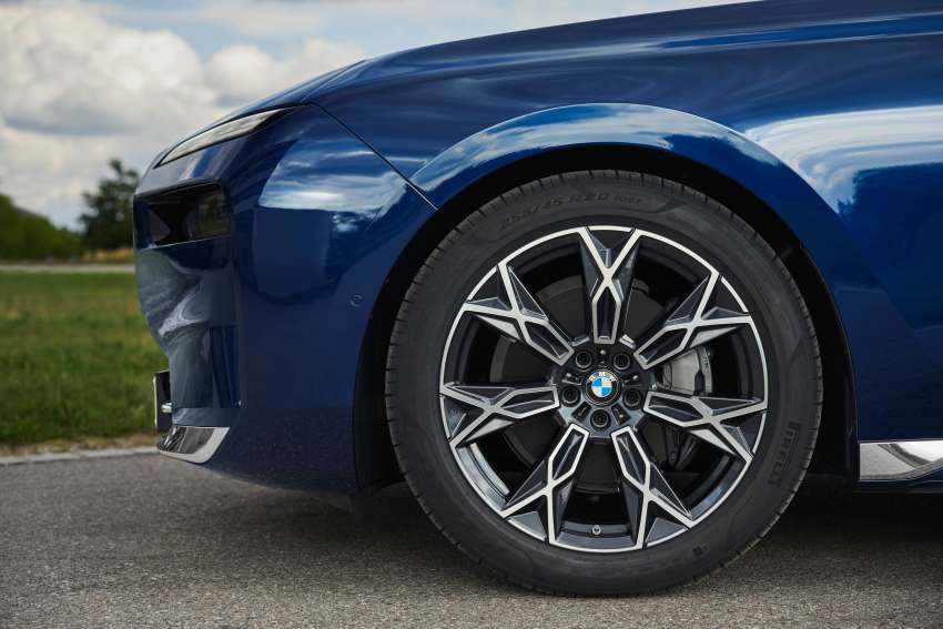 2023 BMW 7 Series – G70 PHEV variants detailed; 750e xDrive and 571 PS M760e xDrive; up to 87 km EV range 1518895