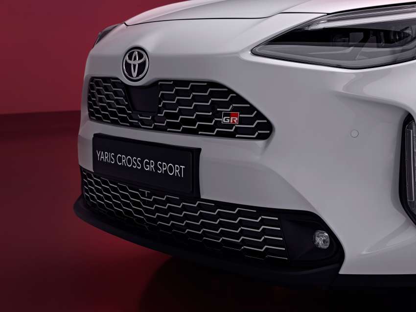 Toyota Yaris Cross GR Sport 2023 didedah di Eropah – suspensi ditala semula, rekaan sporty, 1.5L hibrid 1509045