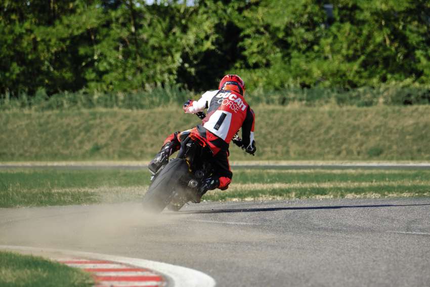 Ducati Monster SP 2023 diperkenal – versi prestasi terima peningkatan suspensi dan brek, 111 hp, 93 Nm 1513312