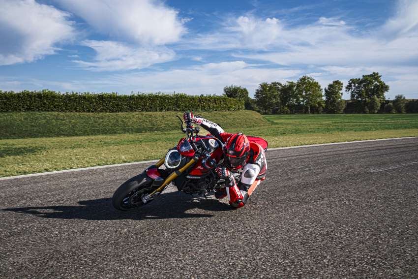 Ducati Monster SP 2023 diperkenal – versi prestasi terima peningkatan suspensi dan brek, 111 hp, 93 Nm 1513306