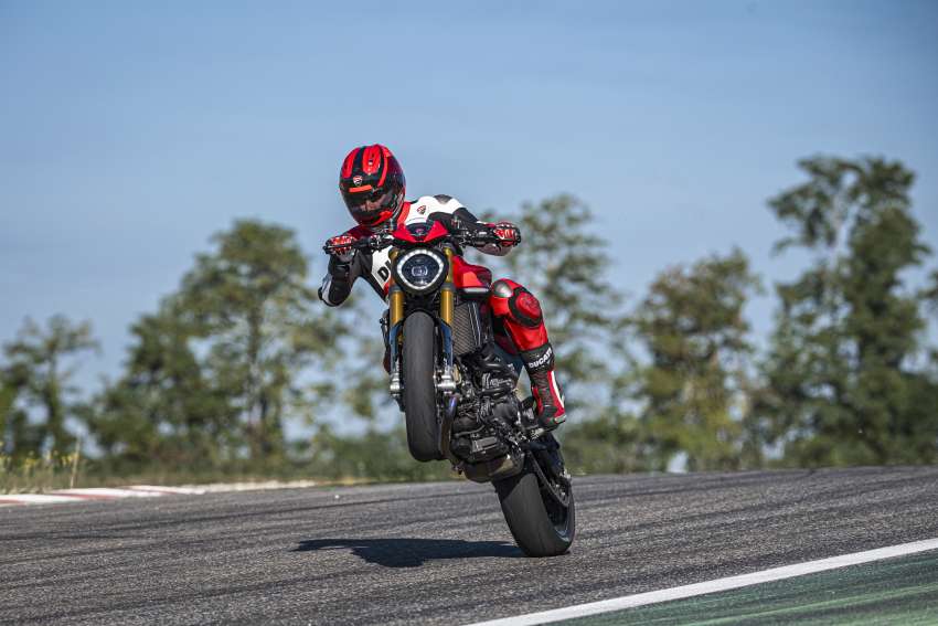 Ducati Monster SP 2023 diperkenal – versi prestasi terima peningkatan suspensi dan brek, 111 hp, 93 Nm 1513325