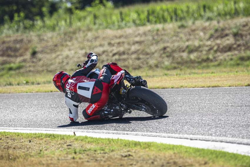 Ducati Monster SP 2023 diperkenal – versi prestasi terima peningkatan suspensi dan brek, 111 hp, 93 Nm 1513318