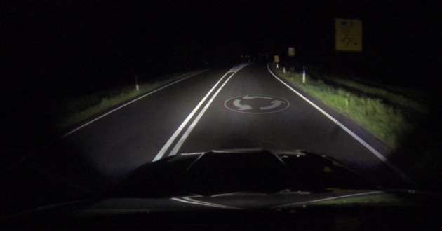 Ford developing high-resolution headlight technology to project information on road in front of vehicle